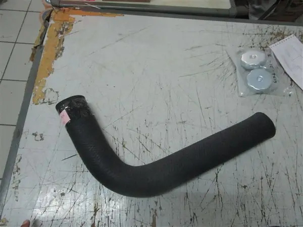 Foto part 2444R926 HOSE RADIATOR