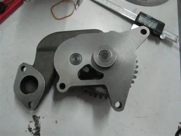 Foto part 6136-52-1100 OIL PUMP