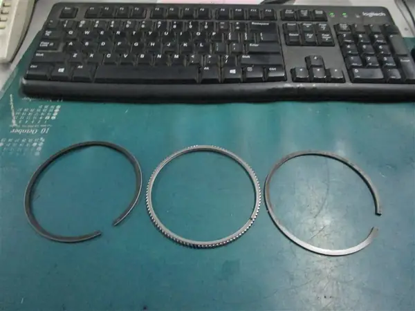 Photo of part 6207-31-2200 PISTON RING