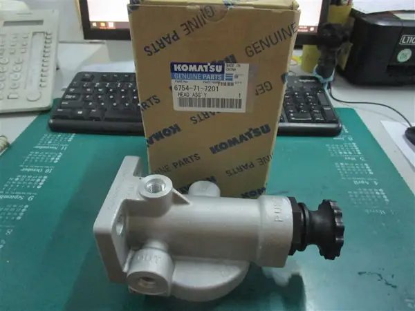 Foto part 6754-71-7201 HEAD ASSY