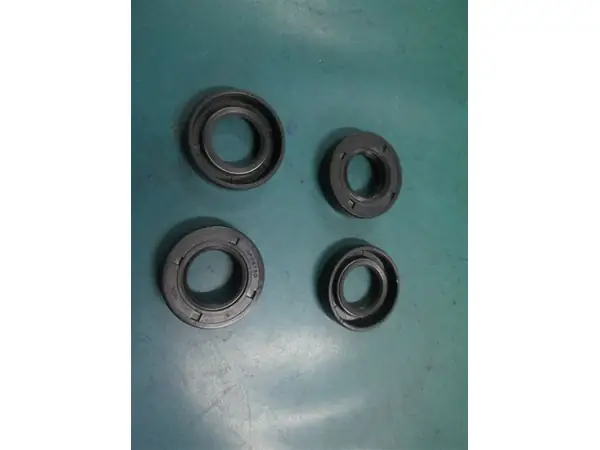 Photo of part 705-40-80810 OIL SEAL